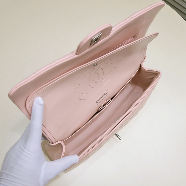 シャネルバッグ着用イメージ